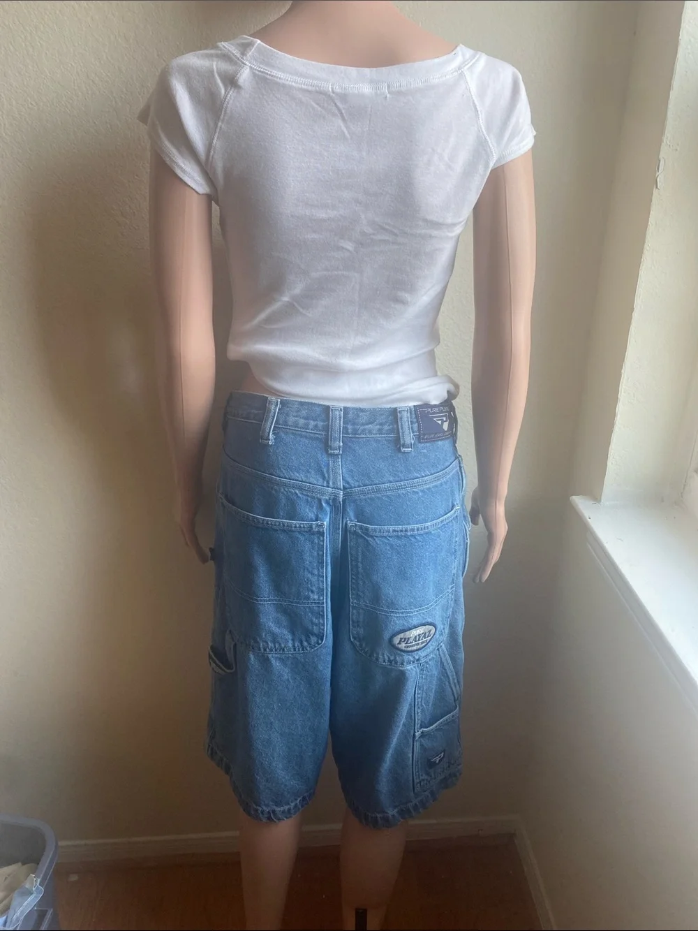 One Step Ahead White Scoop Crop Top with pure playaz Jean shorts M - Picture 3 of 3
